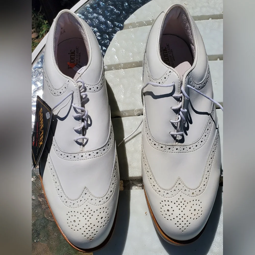 ETONIC VINTAGE MEN'S GOLF SHOES. WHITE. LNWT. 9W. USA. LEATHER. SPIKES.